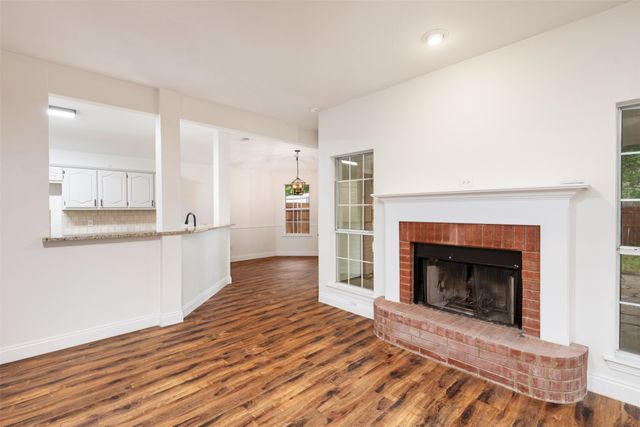 215 Barbara Way, Red Oak, TX 75154