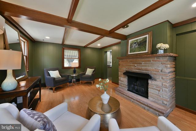 24 RAILROAD AVE, Ewing, NJ 08628
