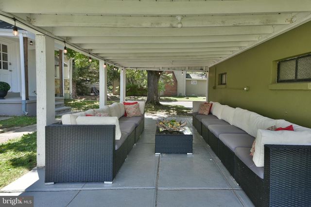 24 RAILROAD AVE, Ewing, NJ 08628
