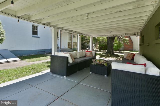 24 RAILROAD AVE, Ewing, NJ 08628