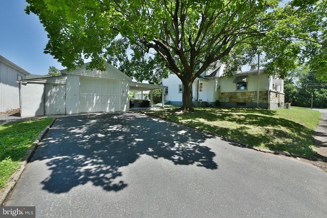 24 RAILROAD AVE, Ewing, NJ 08628