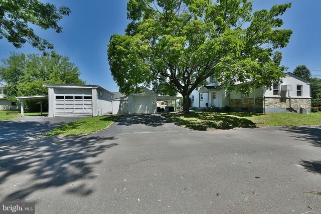 24 RAILROAD AVE, Ewing, NJ 08628