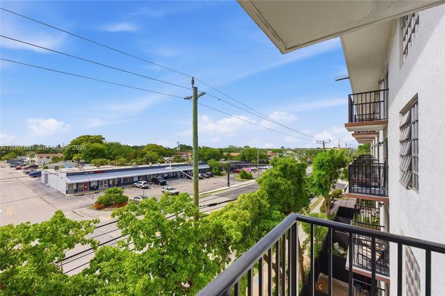 2520 N Andrews Avenue 305, Wilton Manors, FL 33311