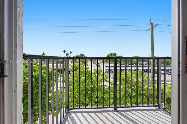 2520 N Andrews Avenue 305, Wilton Manors, FL 33311