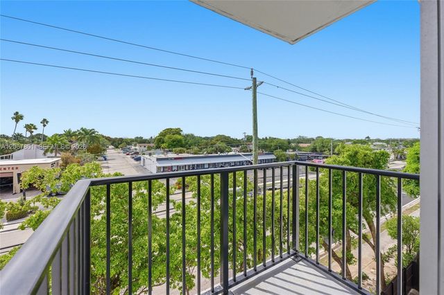 2520 N Andrews Avenue 305, Wilton Manors, FL 33311