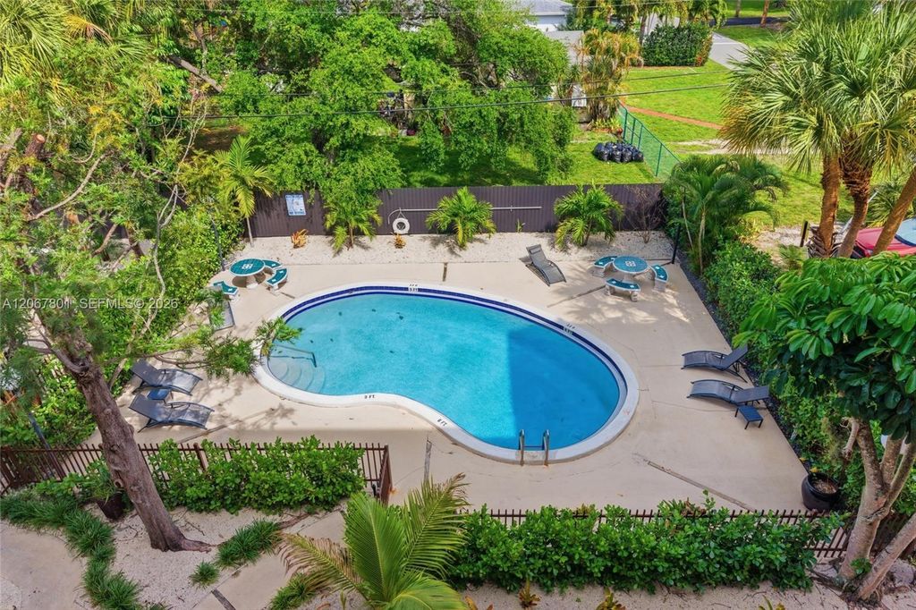 2520 N Andrews Avenue 305, Wilton Manors, FL 33311
