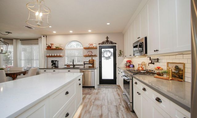 40407 Manor Drive, Magnolia, TX 77354