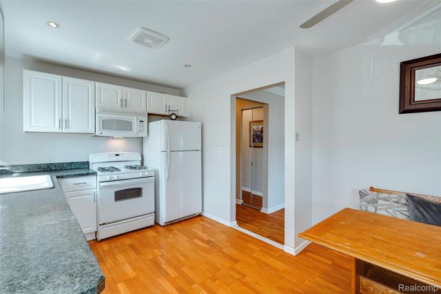 29038 Springstead Street, Gibraltar, MI 48173