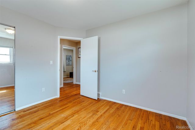 29038 Springstead Street, Gibraltar, MI 48173