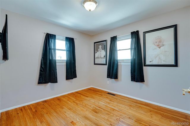 29038 Springstead Street, Gibraltar, MI 48173