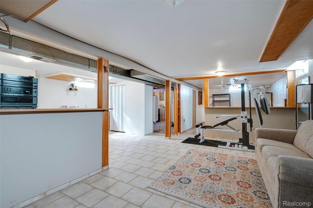 29038 Springstead Street, Gibraltar, MI 48173