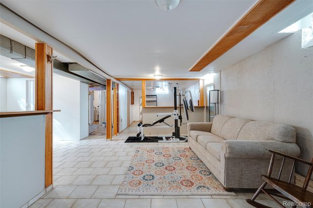 29038 Springstead Street, Gibraltar, MI 48173