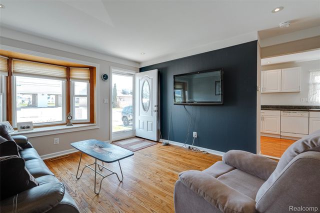 29038 Springstead Street, Gibraltar, MI 48173