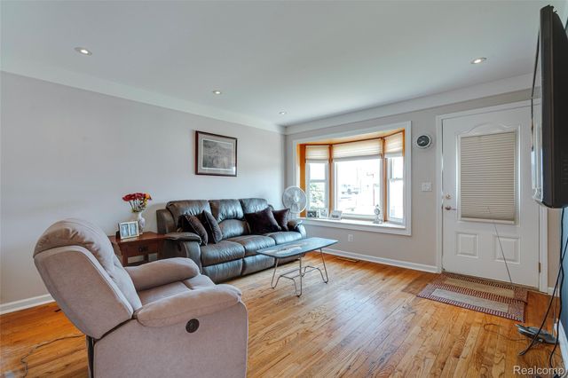 29038 Springstead Street, Gibraltar, MI 48173