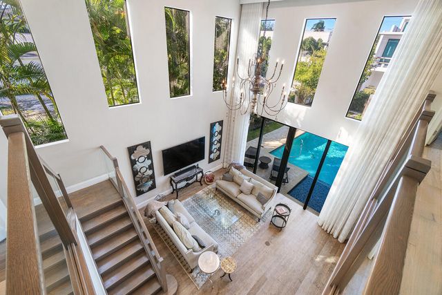 351 E BOCA RATON Road E, Boca Raton, FL 33432