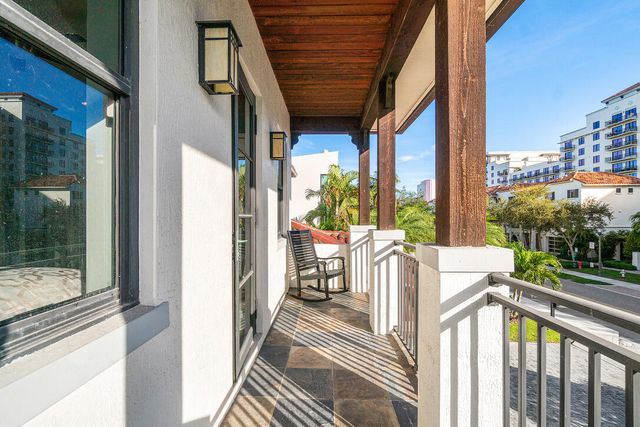 351 E BOCA RATON Road E, Boca Raton, FL 33432