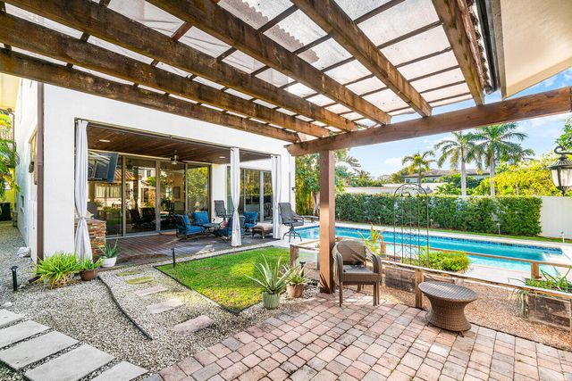 351 E BOCA RATON Road E, Boca Raton, FL 33432