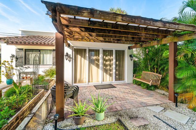 351 E BOCA RATON Road E, Boca Raton, FL 33432