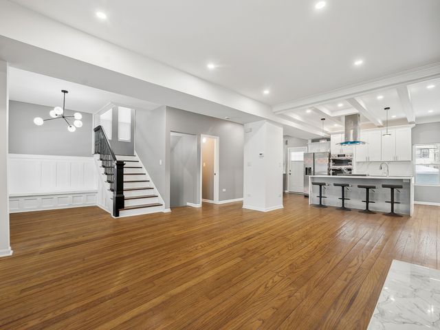 553 N Leamington Avenue, Chicago, IL 60644