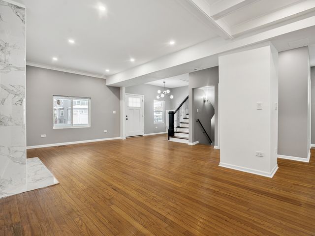 553 N Leamington Avenue, Chicago, IL 60644