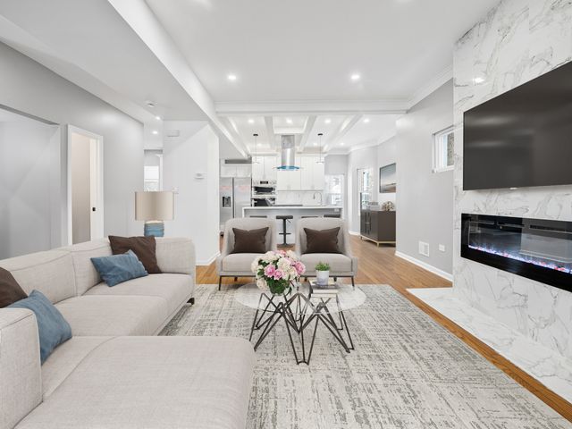 553 N Leamington Avenue, Chicago, IL 60644