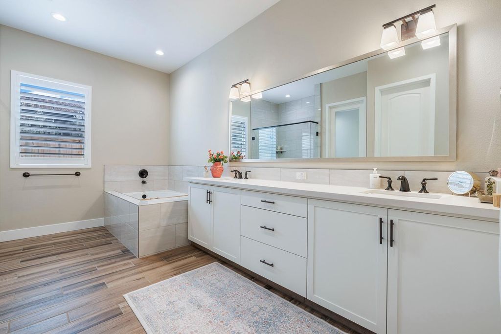 Image 19 of property listing at 944 Horizon Drive, Madera, CA 93636