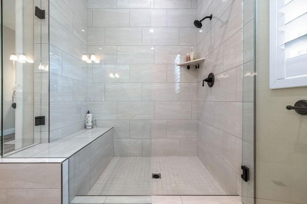 Image 21 of property listing at 944 Horizon Drive, Madera, CA 93636