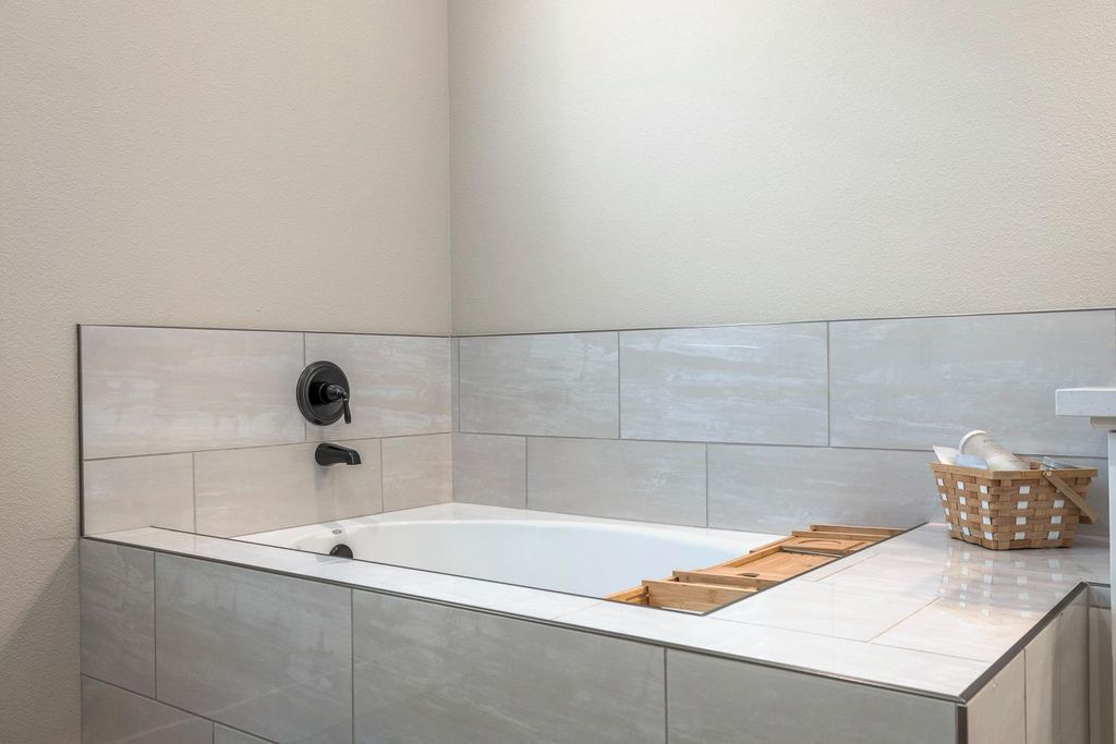 Image 22 of property listing at 944 Horizon Drive, Madera, CA 93636