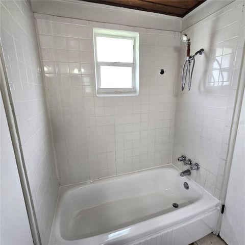 2710 AVENUE J NW, Winter Haven, FL 33881