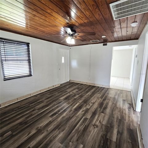 2710 AVENUE J NW, Winter Haven, FL 33881