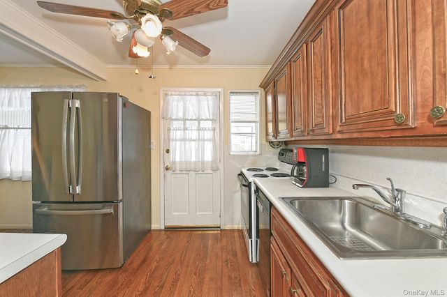 325 Cayuga Avenue, East Meadow, NY 11554