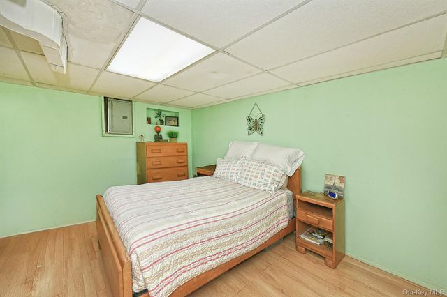 325 Cayuga Avenue, East Meadow, NY 11554