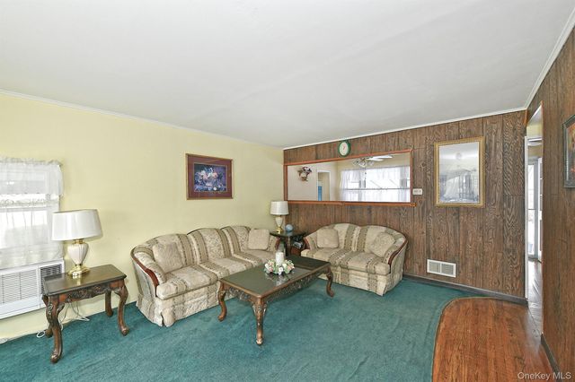 325 Cayuga Avenue, East Meadow, NY 11554