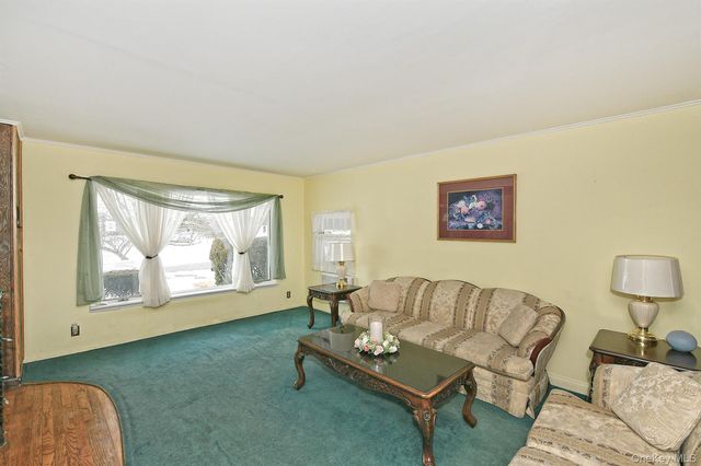 325 Cayuga Avenue, East Meadow, NY 11554