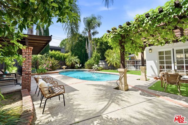 4115 Laurelgrove Avenue, Studio City (los Angeles), CA 91604