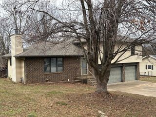 707 S Main Street, Willard, MO 65781