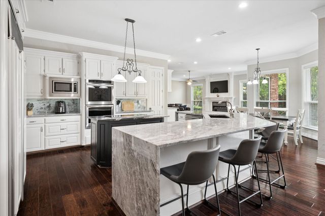 2400 Danbury Drive, Colleyville, TX 76034