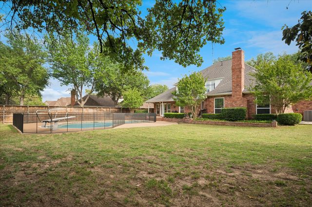2400 Danbury Drive, Colleyville, TX 76034