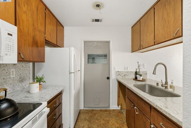 1860 Home Gate Dr, San Jose, CA 95148