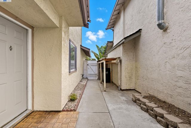 1860 Home Gate Dr, San Jose, CA 95148