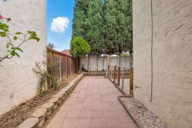 1860 Home Gate Dr, San Jose, CA 95148