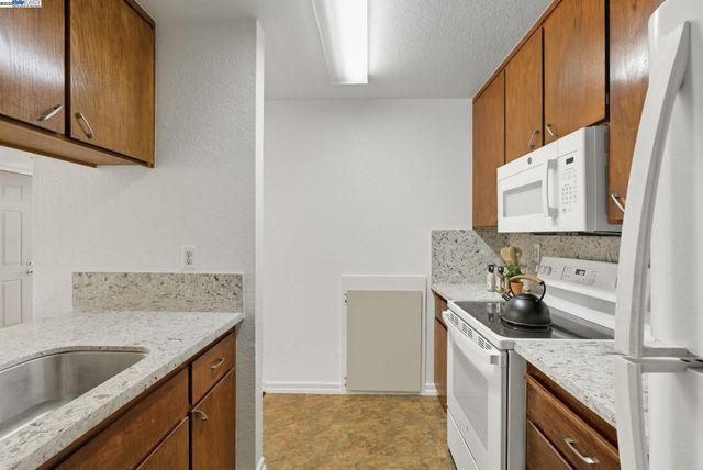 1860 Home Gate Dr, San Jose, CA 95148