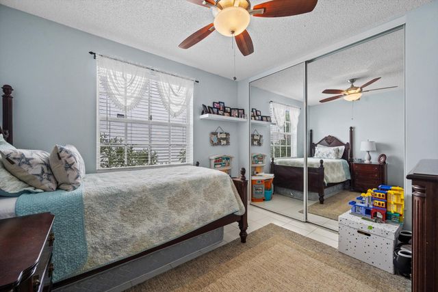 7865 Rockport Circle, Lake Worth, FL 33467