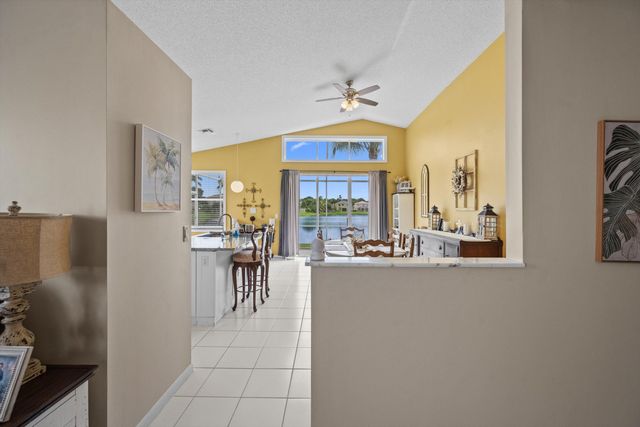 7865 Rockport Circle, Lake Worth, FL 33467