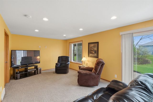 5003 Foxtail Court Court, Marion, IA 52302