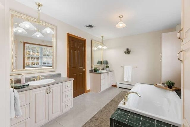 19 Fellsmere Ave, Wakefield, MA 01880