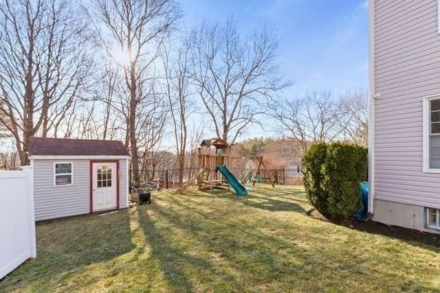 19 Fellsmere Ave, Wakefield, MA 01880