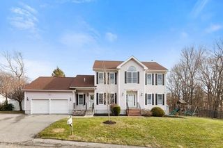 19 Fellsmere Ave, Wakefield, MA 01880