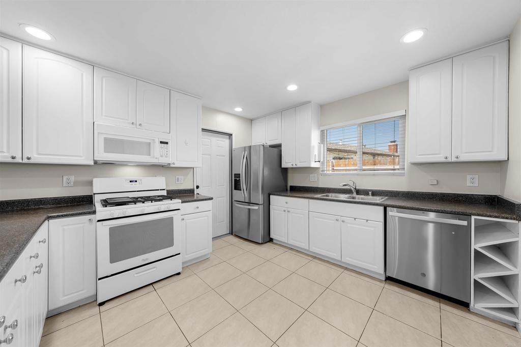 543 Palmwood Court, San Diego, CA 92139 — photo 5