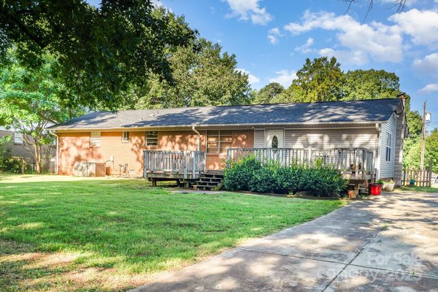 1901 Gemway Drive, Charlotte, NC 28216